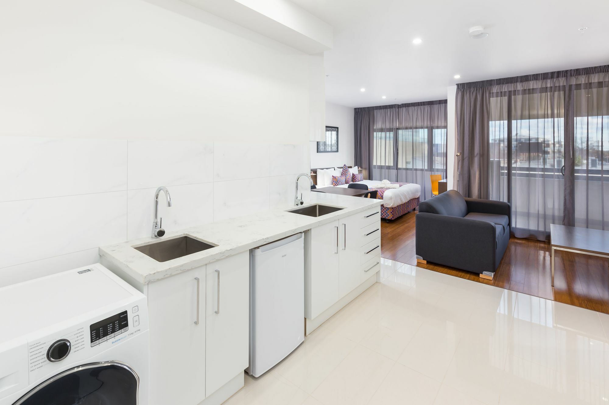 City Edge Dandenong Apartment Hotel Extérieur photo